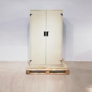 Armario metálico de ocasión con 4 estantes, perfecto para taller, fábrica, nave industrial en venta en cabauoportunitats.com