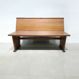 Banc fet amb fusta de gran resistència (131x70x84cm) procedent d'una empresa en tancament