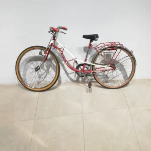 Bicicleta de paseo DERBI de ocasión en buen estado, color rojo/blanco con rueda de ø65cm