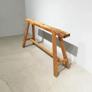 Cavallet de fusta de 150x35x79cm de segona mà per a taller, magatzem o decoració
