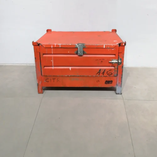 Caja de herramientas (66x46x50cm) de chapa de acero de segunda mano, perfecta para taller