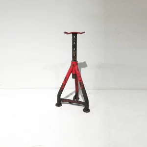 Cavallet per a cotxe d'ocasió (27x57cm) procedent d’una empresa en tancament
