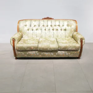 Sofà d'ocasió d'estil clàssic molt elegant de tres places (175x75x97cm)