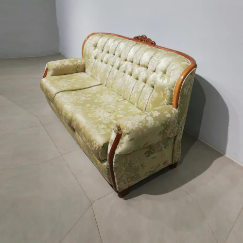 Sofà d'ocasió d'estil clàssic molt elegant de tres places (175x75x97cm)