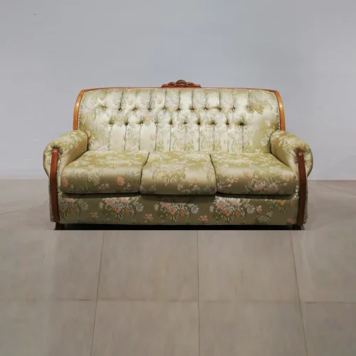 Sofà d'ocasió d'estil clàssic molt elegant de tres places (175x75x97cm)