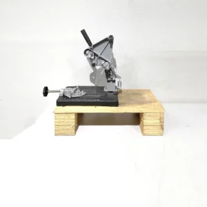 Suport per a radial d'ocasió (26X19X29cm) procedent d’una empresa en tancament