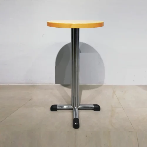 Taula amb peu central de tub d'acer i base de melamina de gran qualitat (ø60 x110cm)