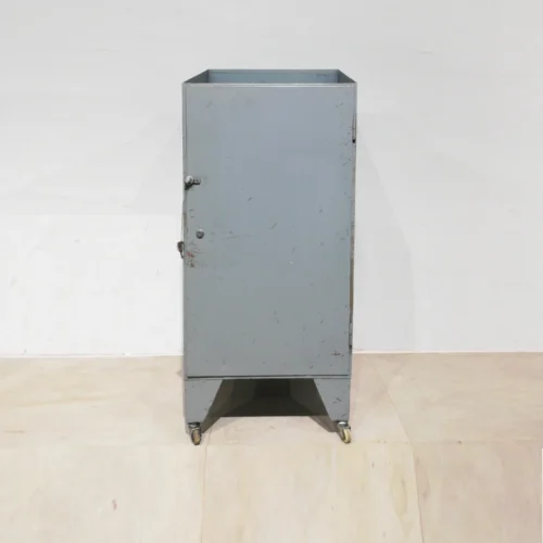 Armario metálico para taller, granja, fabrica de segunda mano en venta en cabauoportunitats.com