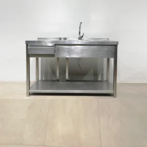 Fregadero de inox con patas y grifo de 137x56x89cm, perfecta para uso profesional