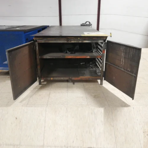 Banc de treball per a taller de segona mà procedent d'un final d'estoc en venda a cabauoportunitats.com