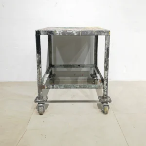 Banco de trabajo de ocasión de gran calidad y resistencia con ruedas, en venta en cabauoportunitats.com