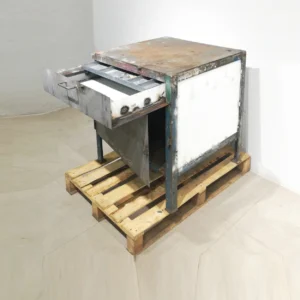 Banc de treball amb 1 calaix de segona mà, procedent d’una empresa en tancament en venda a cabauoportunitats.com