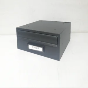Buzón de gran capacidad hecha en chapa de acero (24x25x12cm) negro en venta en cabauoportunitats.com