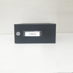 Buzón de gran capacidad hecha en chapa de acero (24x25x12cm) negro en venta en cabauoportunitats.com