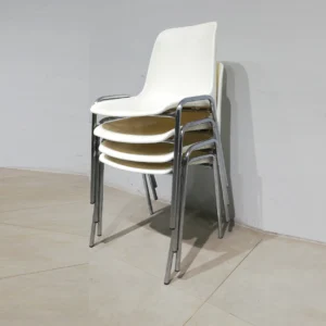 Lote de 4 sillas 50x39x79cm hecha de plástico de gran calidad y resistencia de segunda mano en venta en cabauoportunitats.com