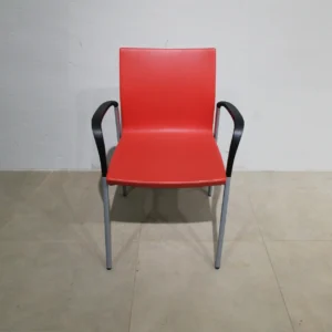 Cadira per a oficina 59x49x87cm feta d'estructura d'acer i entapissat vermell