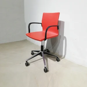 Silla para oficina de 60x43x96cm procedente de una empresa en cierre
