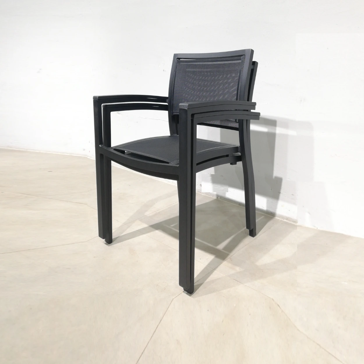 Sillas de jardín y terraza de gran elegancia y comodidad LYRA (57x47x86 cm) nuevas en venta en cabauoportunitats.com