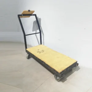 Carro con plataforma de madera (140x52x117cm) de ocasiรณn de segunda mano en venta en cabauoportunitats.com