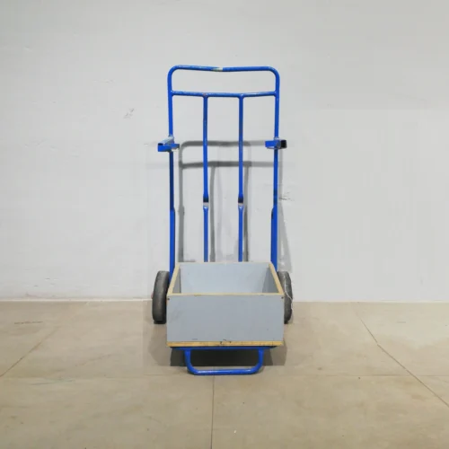 Carro amb plataforma perfecte tant per a ús domèstic com professional en venda a cabauoportunitats.com