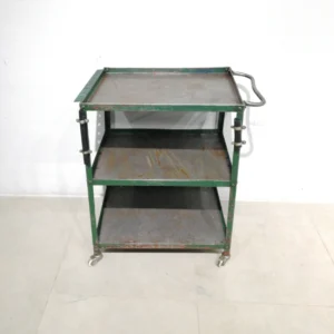 Carro de herramientas de ocasión de 72x43x80cm fabricado con chapa de acero con 3 niveles de segunda mano en buen estado