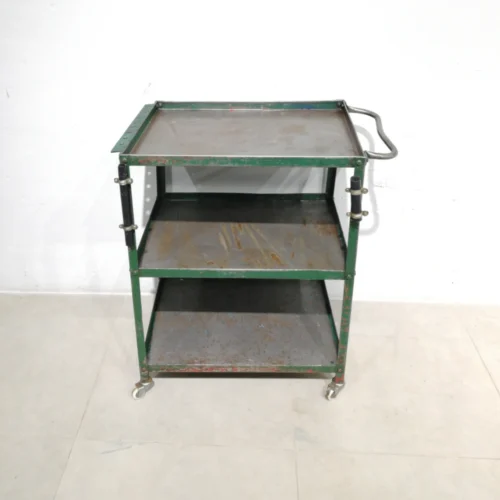 Carro de herramientas de ocasión de 72x43x80cm fabricado con chapa de acero con 3 niveles de segunda mano en buen estado