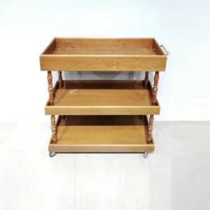 Carro auxiliar de fusta (87x38x91cm) amb 3 prestatges de segona mà en bon estat