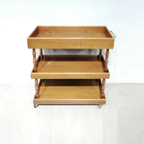 Carro auxiliar de fusta (87x38x91cm) amb 3 prestatges de segona mà en bon estat