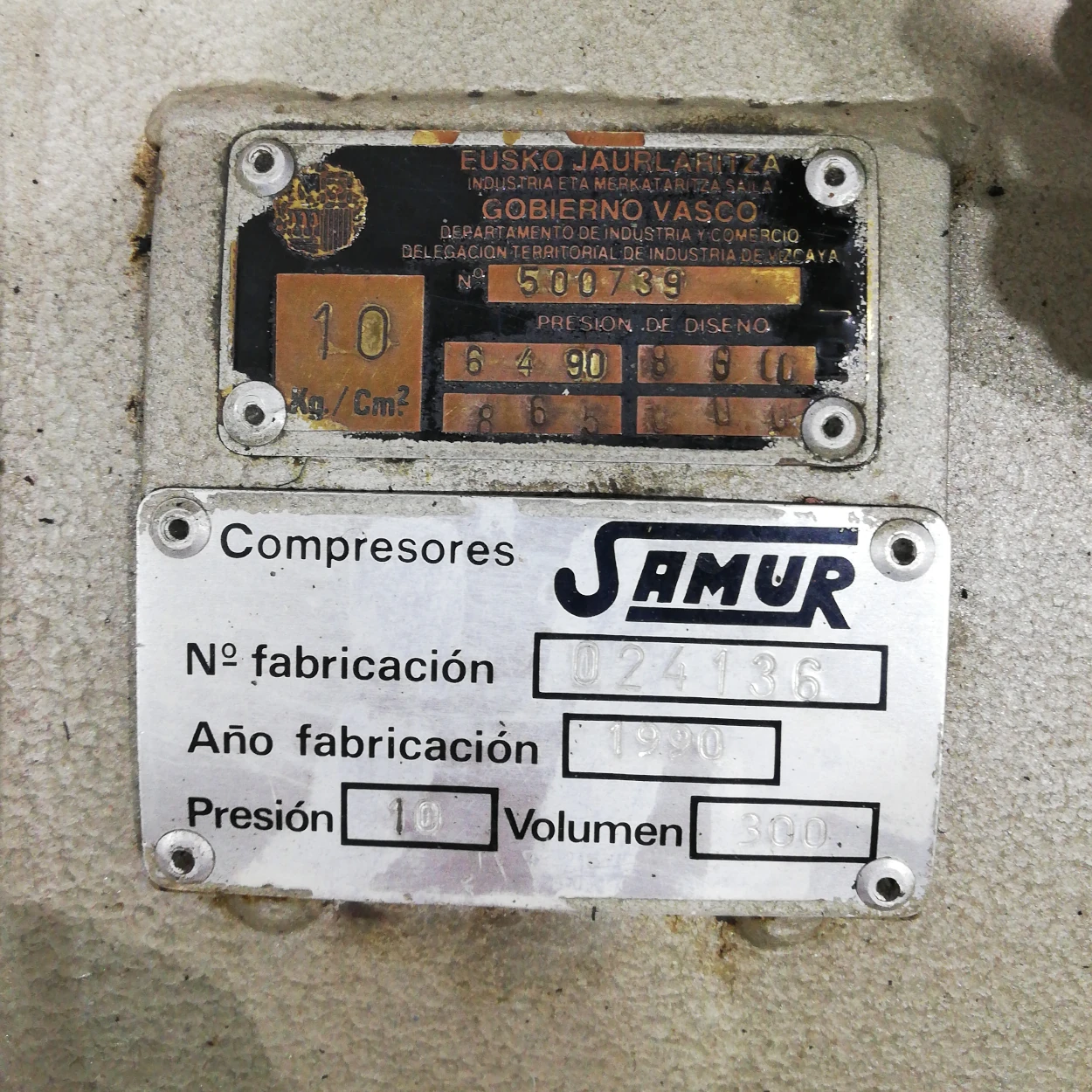 Compressor SAMUR MBT de segona mà de 300 litres en bon estat en venda a cabauoportunitats.com