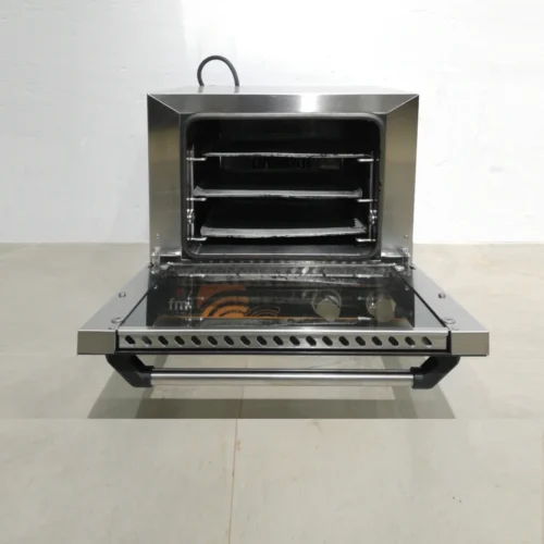 Forn de convecció FM (50x51x45cm) per a 3 safates, procedent d’una empresa en tancament