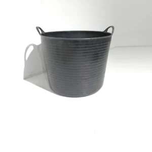 Cubo de obra de segunda mano en buen estado perfecto para uso doméstico en venta cabauoportunitats.com