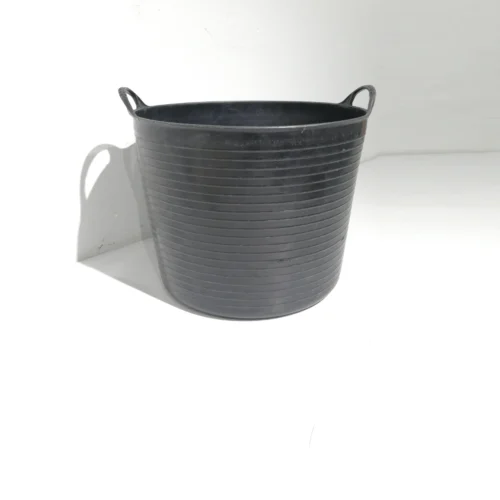 Cubo de obra de segunda mano en buen estado perfecto para uso doméstico en venta cabauoportunitats.com