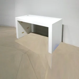 Escritorio blanco (150x70x80cm) de ocasión procedente de una empresa en cierre