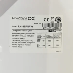 Nevera amb congelador DAEWOO RN-45FNPW de segona mà en bon estat en venda a cabauoportunitats.com