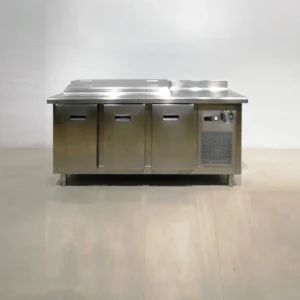 Nevera sotamostrador (186x70x94cm) de segona mร en bon estat en venda a cabauoportunitats.com