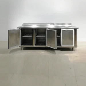 Nevera sotamostrador (186x70x94cm) de segona mร en bon estat en venda a cabauoportunitats.com