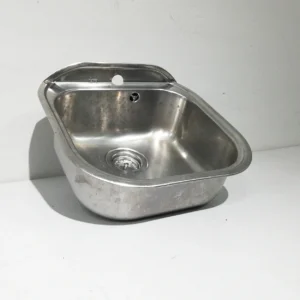 Fregadero de acero inoxidable de 47x43x15cm procedente de una empresa en cierre