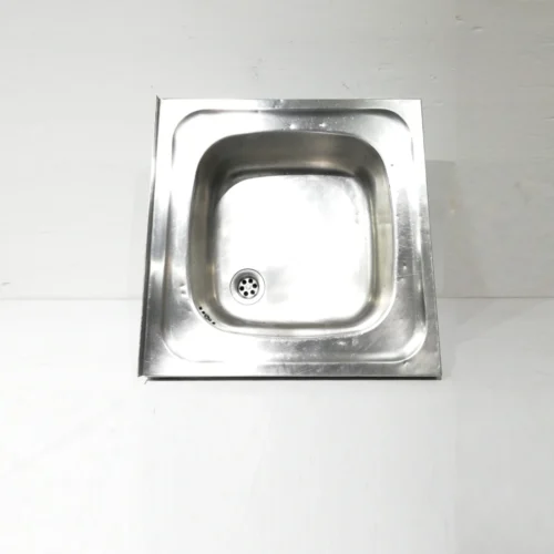 Fregadero de acero inoxidable de 50x45x14 cm de segunda mano perfecta para uso doméstico en venta en cabauoportunitats.com