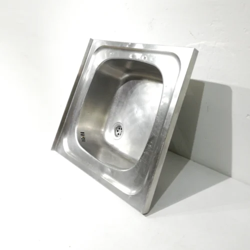 Fregadero de acero inoxidable de 50x45x14 cm de segunda mano perfecta para uso doméstico en venta en cabauoportunitats.com