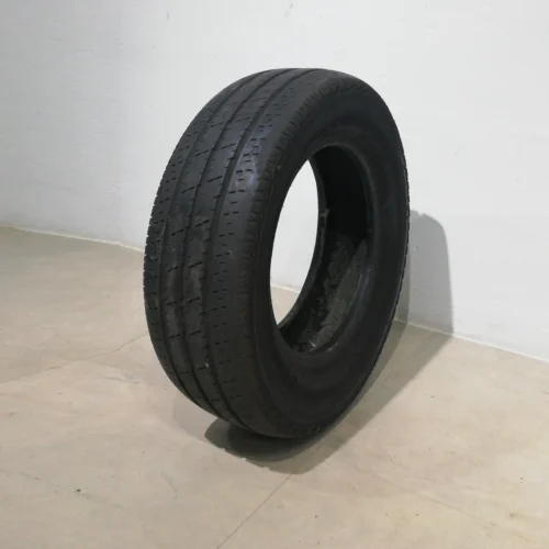 Neumático CONTINENTAL VANCO 235/65 R16C de segunda mano en buen estado