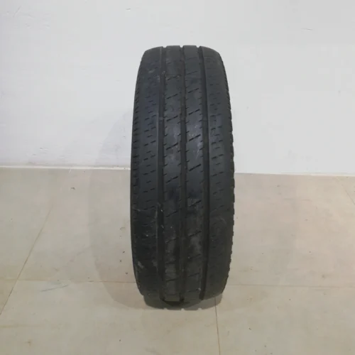 Neumático CONTINENTAL VANCO 235/65 R16C de segunda mano en buen estado