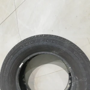 Neumático CONTINENTAL VANCO 235/65 R16C de segunda mano en buen estado