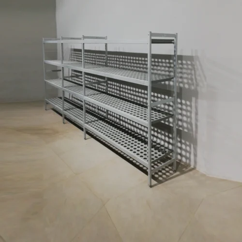 Prestatgeria d'alumini i posts de plàstic per a cambra frigorífica de 342cm en venda a cabauoportunitats.com