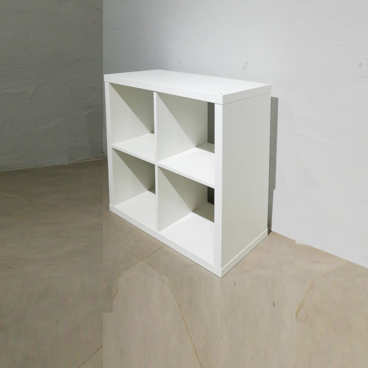 Prestatgeria de melamina (77x39x77cm) perfecta tant per a ús domèstic com professional en venda a cabauoportunitats.com