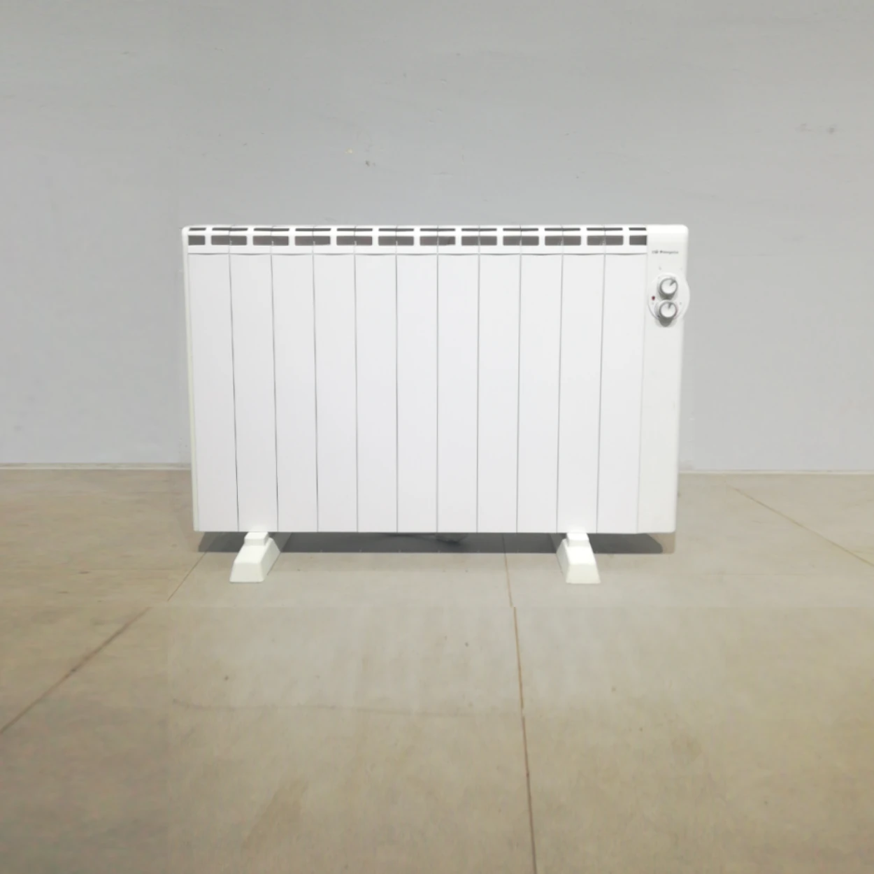 Radiador eléctrico ORBEGOZO RRA1800 de 1800W de segunda mano en buen estado en venta en cabauoportunitats.com