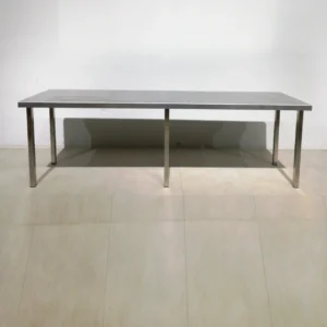Taula de treball d'inox de 250x64x80cm de gran qualitat i resistència bon estat