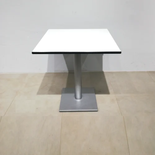 Mesa con pata central de 80x80x75 cm perfecta tanto para uso doméstico como profesional