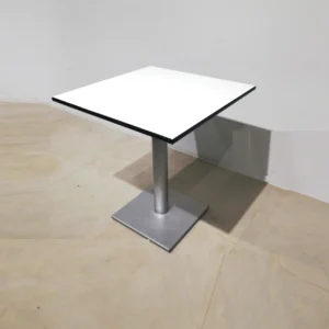 Mesa con pata central de 80x80x75 cm perfecta tanto para uso doméstico como profesional