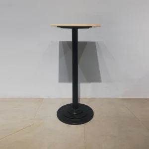 Mesa alta para bar 50x50x110 cm procedente de una empresa en cierre
