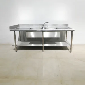 Pica d'inox amb potes, 2 aigüeres i aixeta de 230x70x99cm perfecta per a ús professional